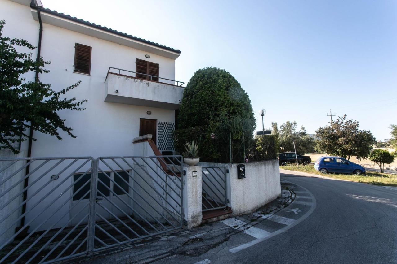 M148 - Marcelli, Deliziosa Villetta Con Giardino Экстерьер фото